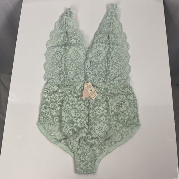 Calvin Klein Faux Fur Hooded Puffer Jacket  Plum Size Medium - Picture 4 of 16